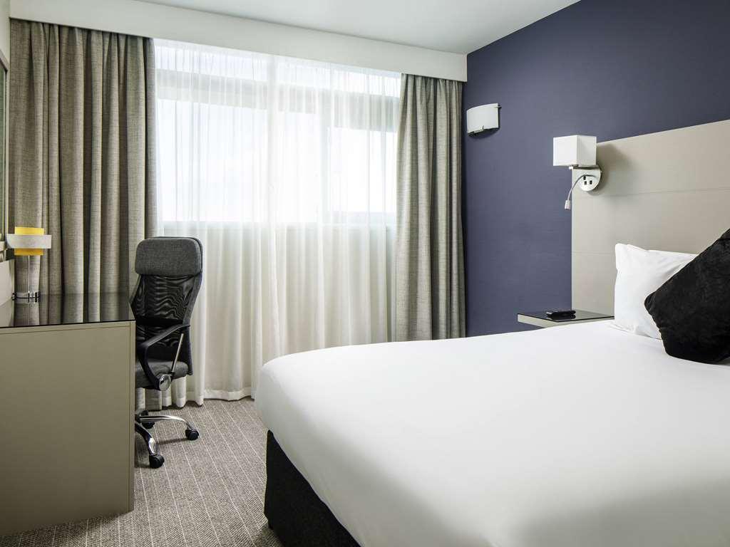 Mercure Manchester Piccadilly Hotel Room photo