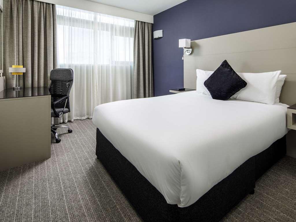 Mercure Manchester Piccadilly Hotel Room photo